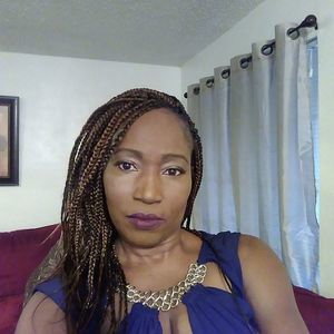 Meet your Posher, Deborah